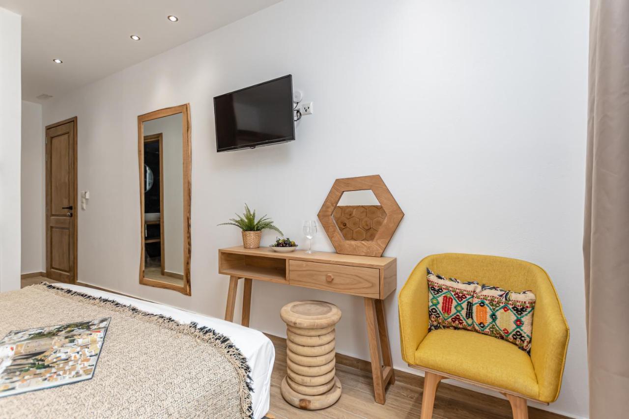 Galazia Boutique Apartments Naxos City ภายนอก รูปภาพ