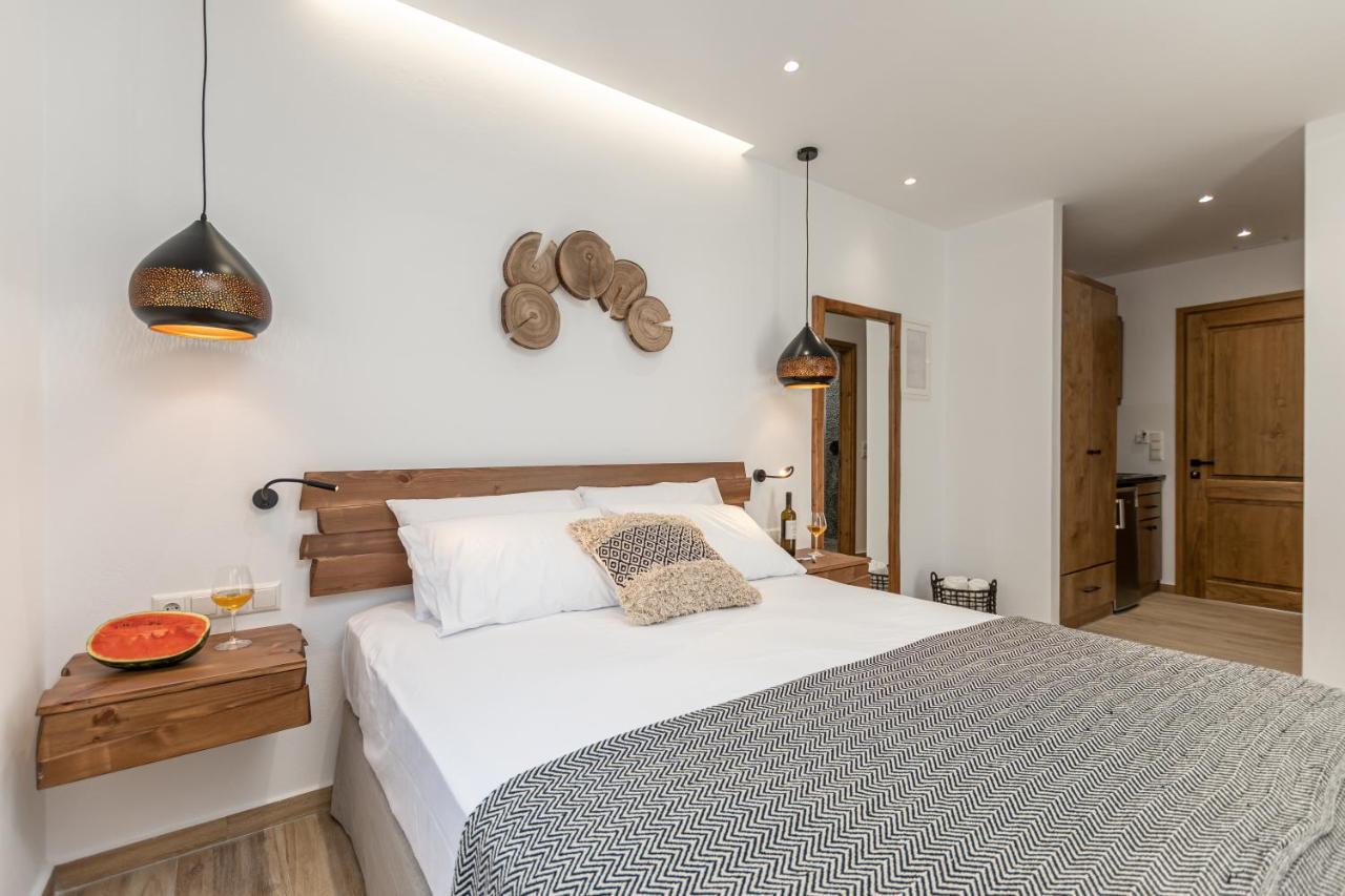 Galazia Boutique Apartments Naxos City ภายนอก รูปภาพ