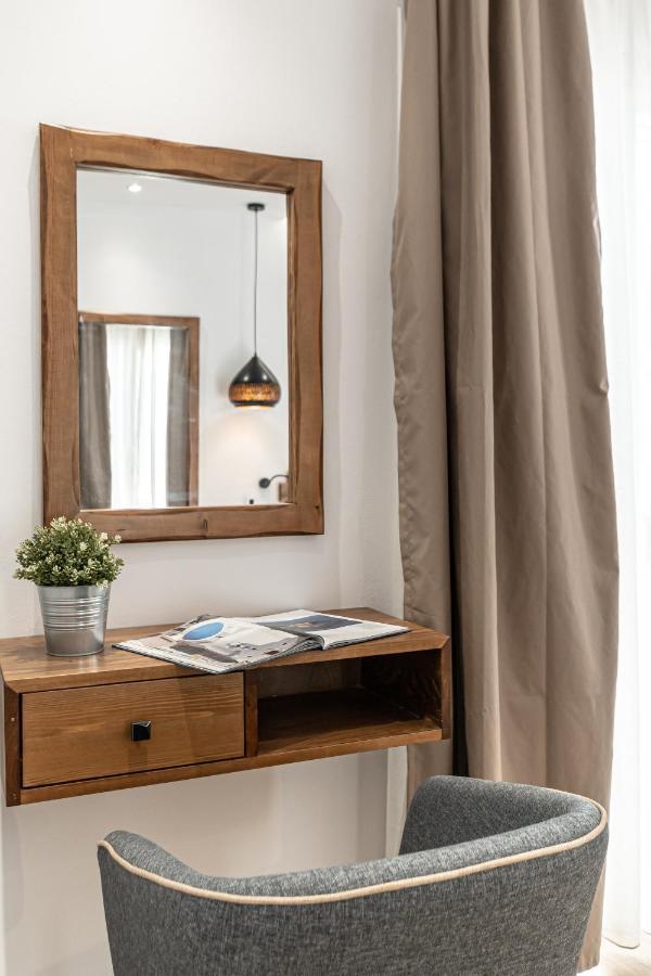 Galazia Boutique Apartments Naxos City ภายนอก รูปภาพ